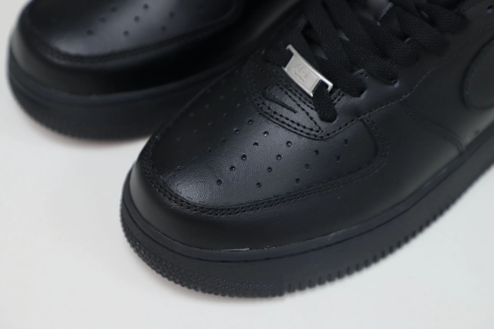 GoAnywhere Kimikick Supreme Nike Air Force 1 Low 3459