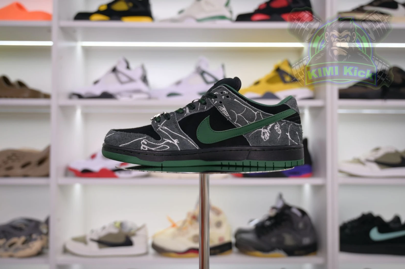 GoAnywhere Kimikick There Skateboards x Nike Dunk SB 3395