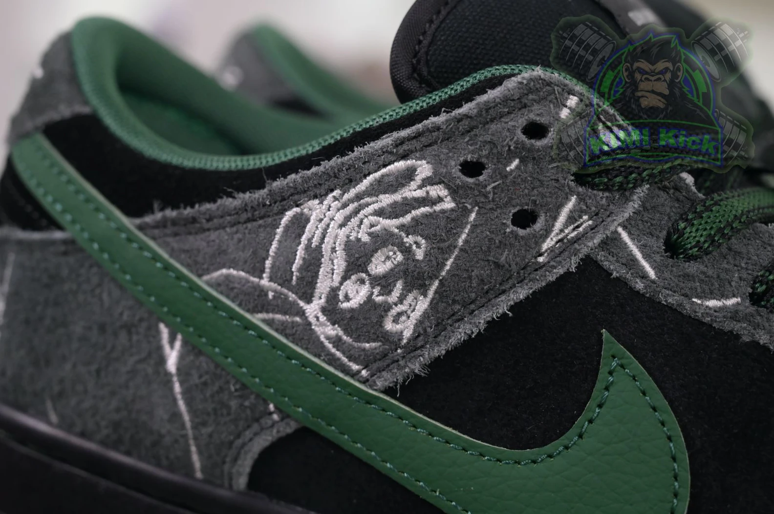 GoAnywhere Kimikick There Skateboards x Nike Dunk SB 3395