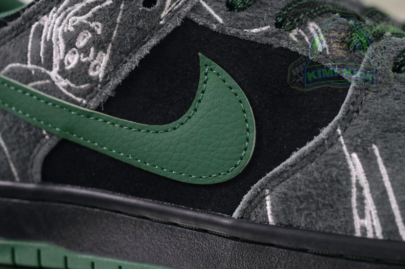 GoAnywhere Kimikick There Skateboards x Nike Dunk SB 3395