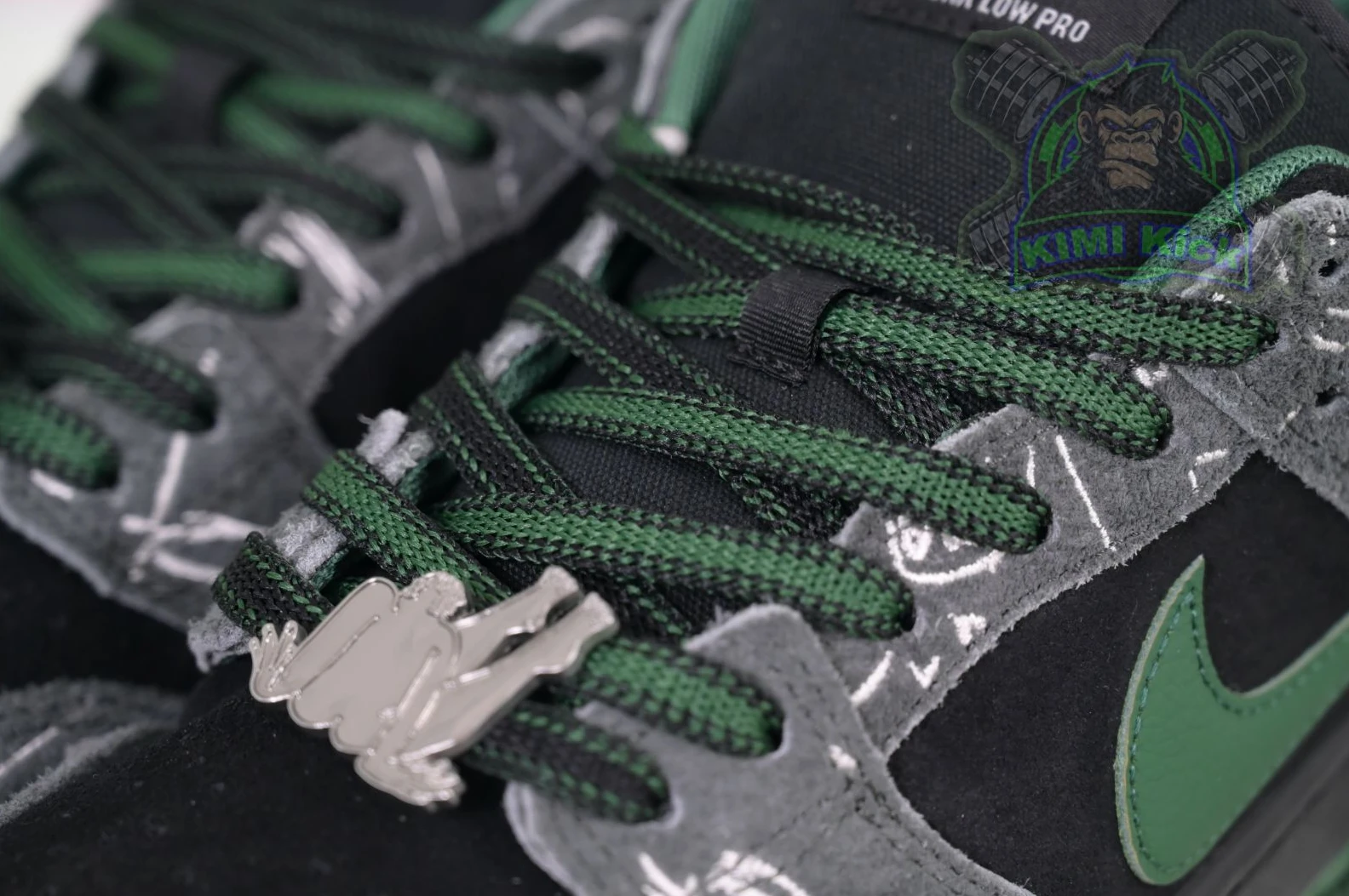 GoAnywhere Kimikick There Skateboards x Nike Dunk SB 3395