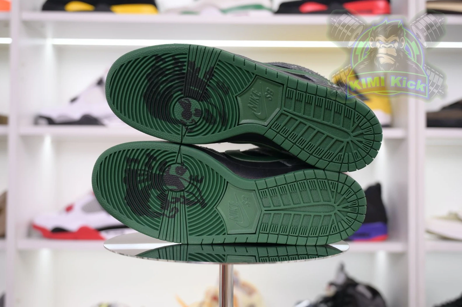 GoAnywhere Kimikick There Skateboards x Nike Dunk SB 3395