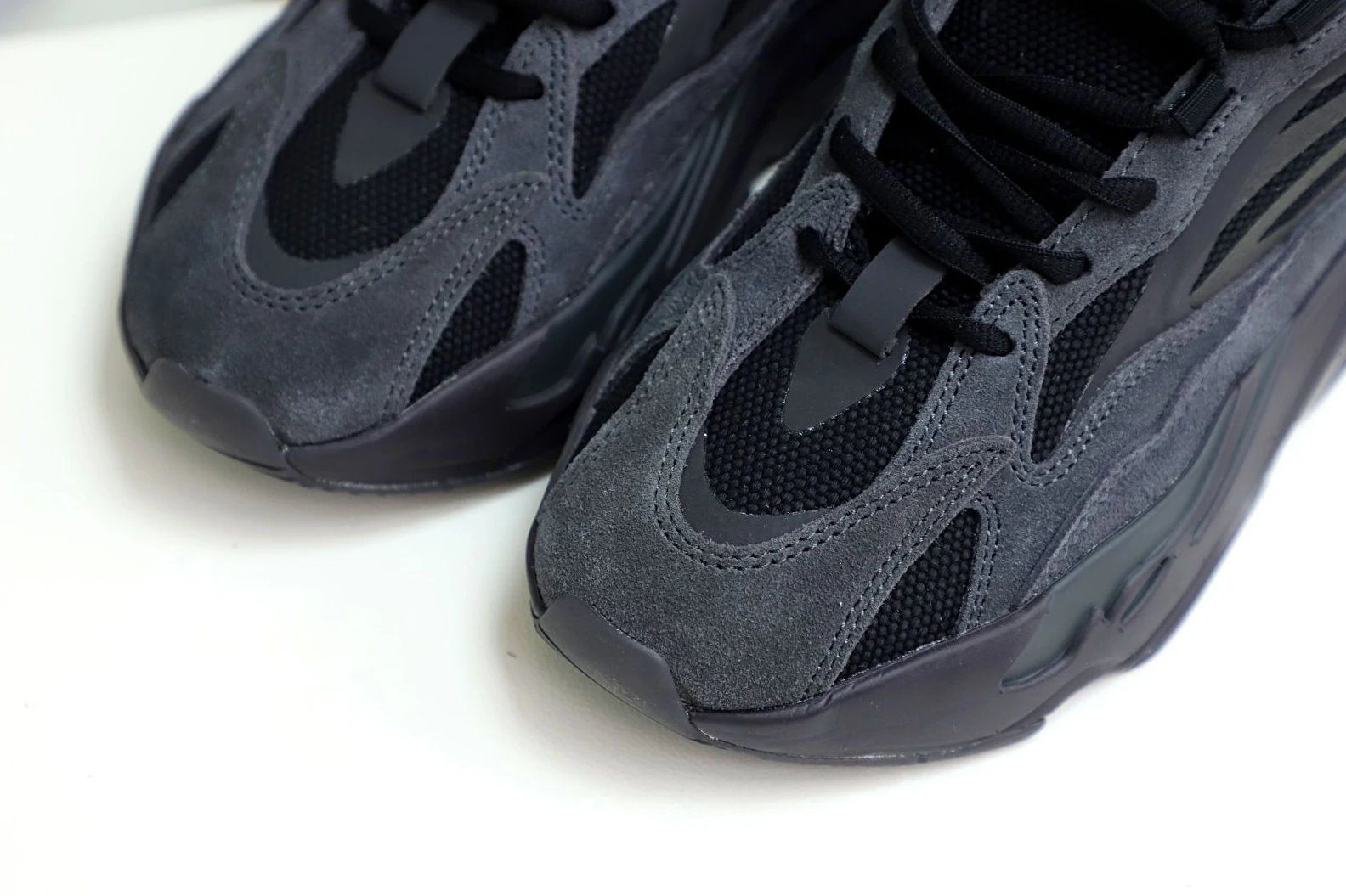 GoAnywhere Kimikick Yeezy Boost 700 V2 Vanta 46