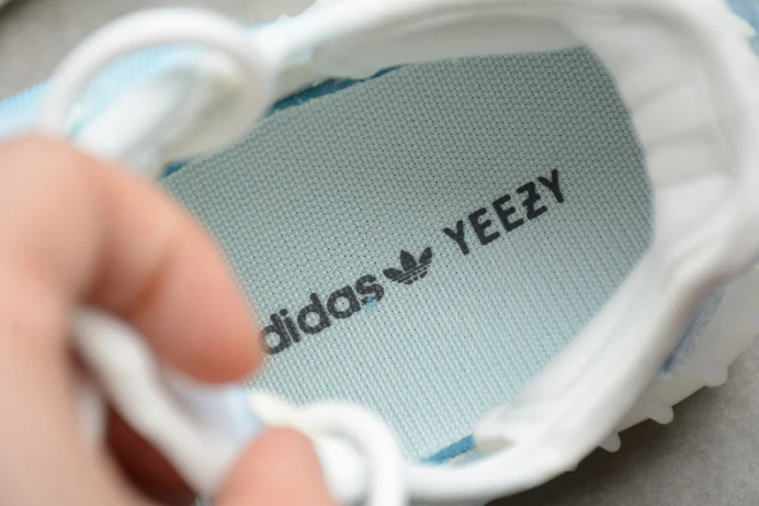 GoAnywhere kids ad*s yeezy boost 350 v2 mono ice gw 154