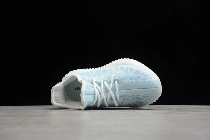 GoAnywhere kids ad*s yeezy boost 350 v2 mono ice gw 154