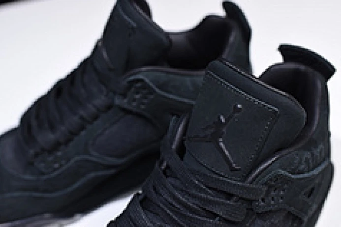 GoAnywhere nike air jordan 4 retro kaws black 930155- 1838