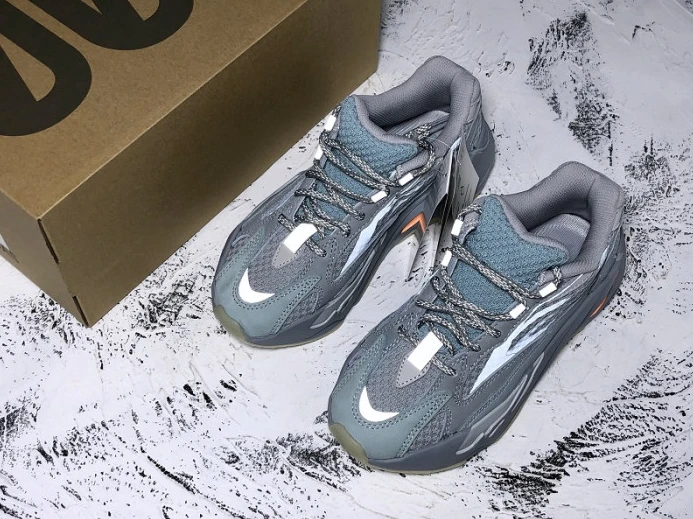 GoodFit Adidas Yeezy Boost 700 V2 'Inertia' FW 464