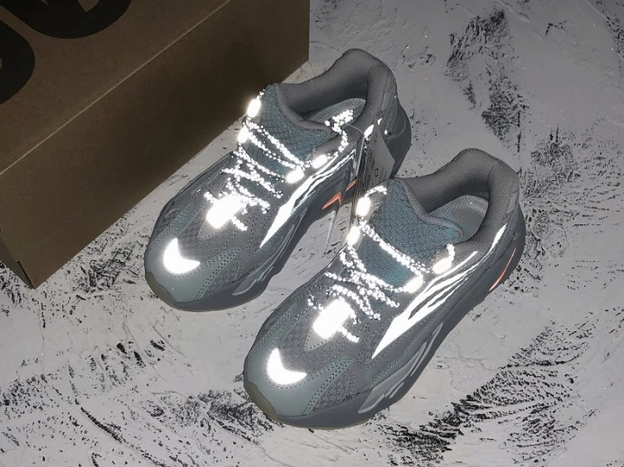 GoodFit Adidas Yeezy Boost 700 V2 'Inertia' FW 464