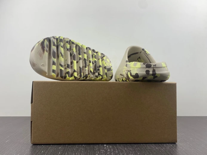 GoodFit Adidas Yeezy Slide FZ 384