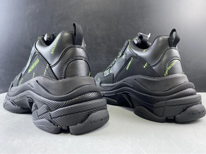 GoodFit BLCG SNEAKER TRIPLE.S.GOMMA BLACK 524039 W2FA1 2521