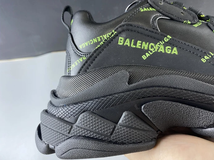 GoodFit BLCG SNEAKER TRIPLE.S.GOMMA BLACK 524039 W2FA1 2521