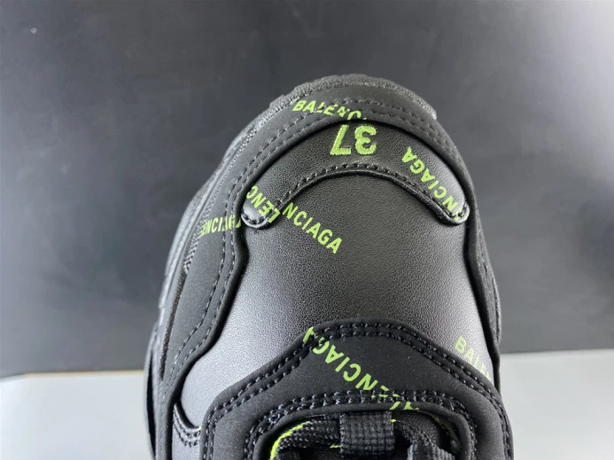 GoodFit BLCG SNEAKER TRIPLE.S.GOMMA BLACK 524039 W2FA1 2521