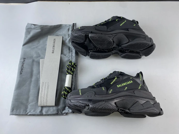 GoodFit BLCG SNEAKER TRIPLE.S.GOMMA BLACK 524039 W2FA1 2521