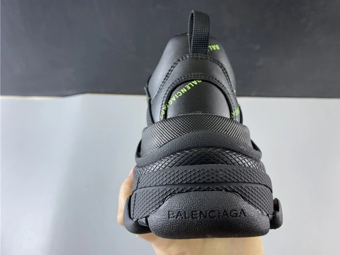 GoodFit BLCG SNEAKER TRIPLE.S.GOMMA BLACK 524039 W2FA1 2521
