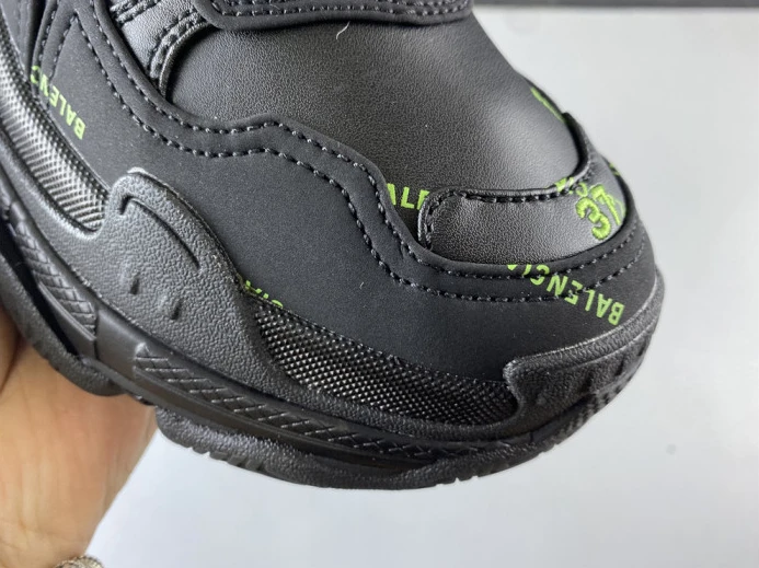 GoodFit BLCG SNEAKER TRIPLE.S.GOMMA BLACK 524039 W2FA1 2521