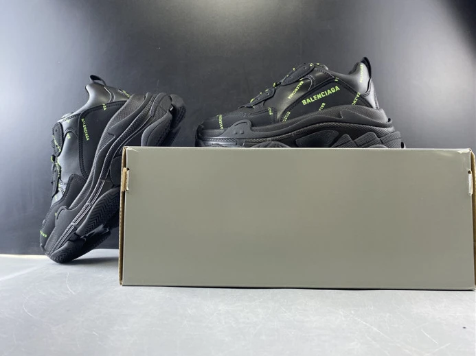 GoodFit BLCG SNEAKER TRIPLE.S.GOMMA BLACK 524039 W2FA1 2521