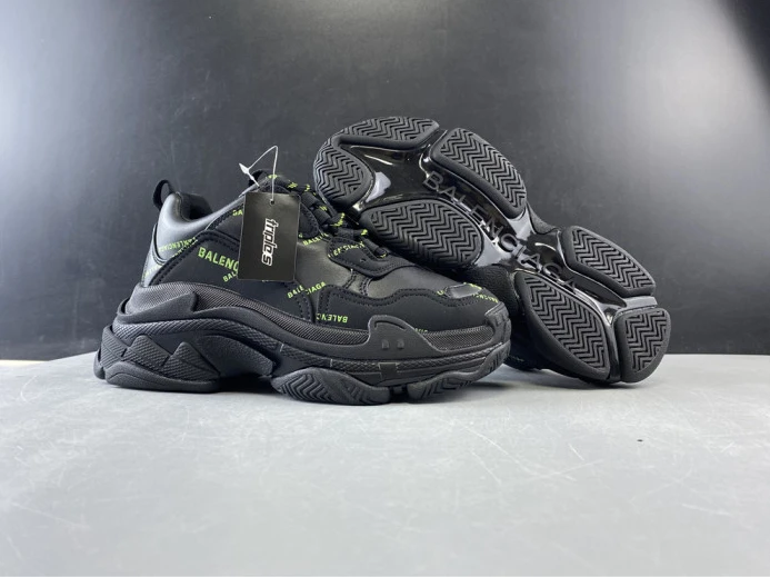 GoodFit BLCG SNEAKER TRIPLE.S.GOMMA BLACK 524039 W2FA1 2521
