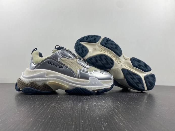 GoodFit BLCG TRIPLE S SNEAKER 524039 W2FS2 2351