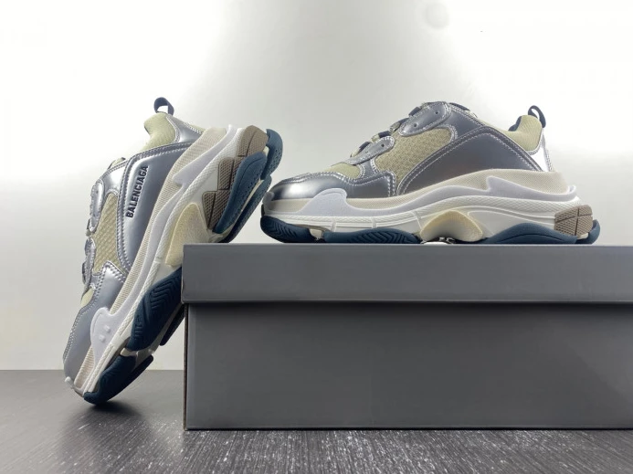 GoodFit BLCG TRIPLE S SNEAKER 524039 W2FS2 2351