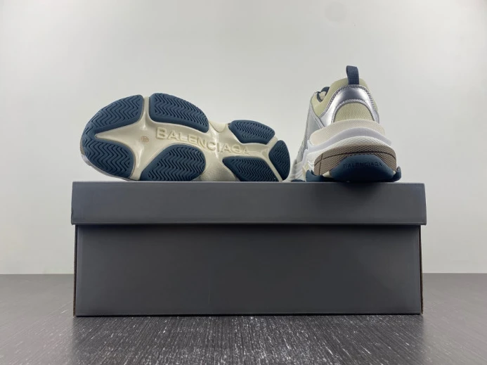 GoodFit BLCG TRIPLE S SNEAKER 524039 W2FS2 2351