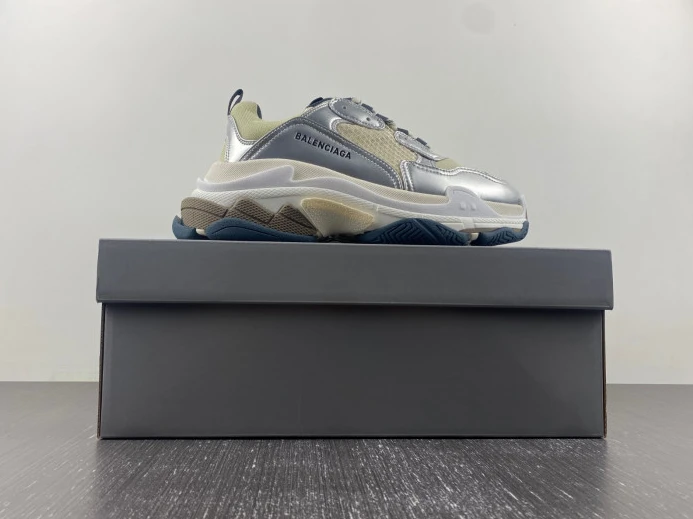 GoodFit BLCG TRIPLE S SNEAKER 524039 W2FS2 2351