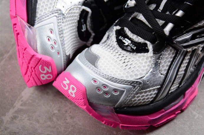GoodFit Ba*len*cia*ga runner w3rbw 2341