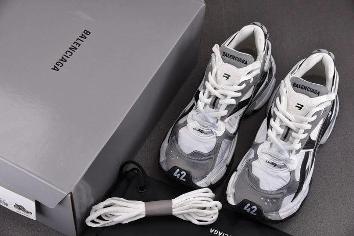 GoodFit Ba*len*cia*ga runner w3rny 2335