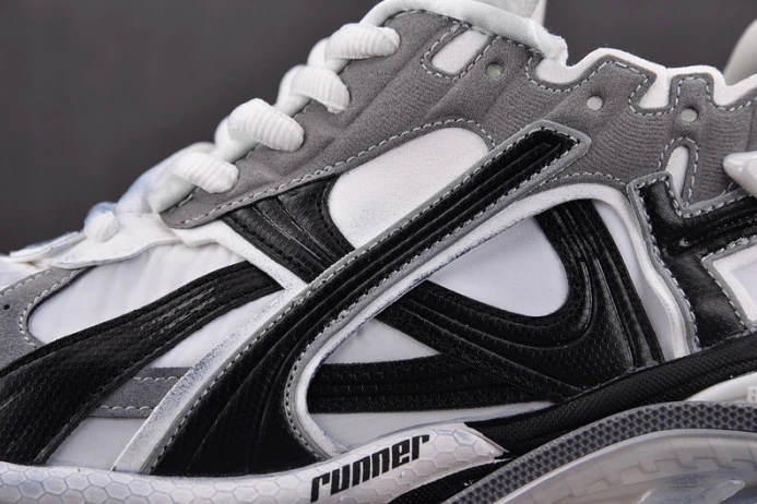 GoodFit Ba*len*cia*ga runner w3rny 2335