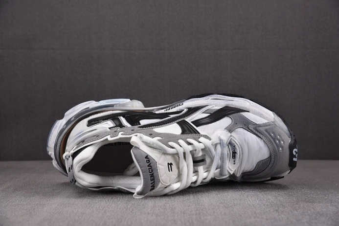GoodFit Ba*len*cia*ga runner w3rny 2335