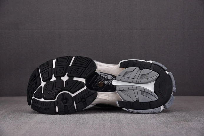 GoodFit Ba*len*cia*ga runner w3rny 2335