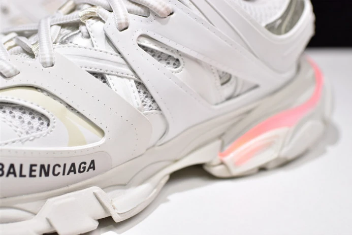 GoodFit Ba*len*cia*ga track trainer led 2324