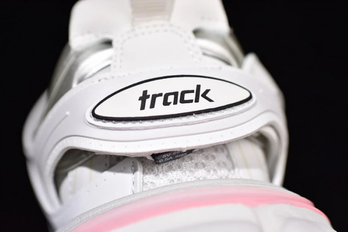 GoodFit Ba*len*cia*ga track trainer led 2324