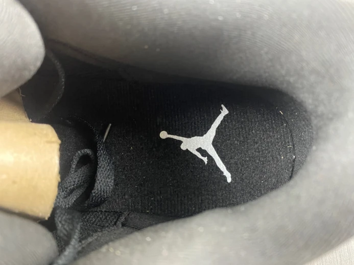 GoodFit Jordan 3 Retro Cyber Monday (2016) 136064- 543