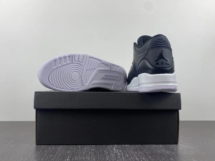 GoodFit Jordan 3 Retro Cyber Monday (2016) 136064- 543