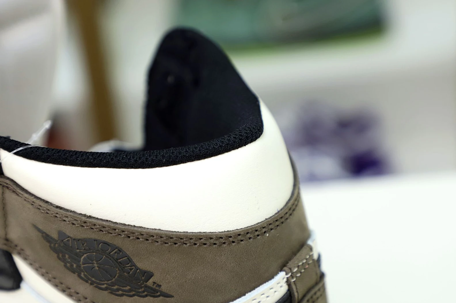 GoodFit Kimikick AIR JORDAN 1 RETRO HIGH OG 'DARK MOCHA' 2002