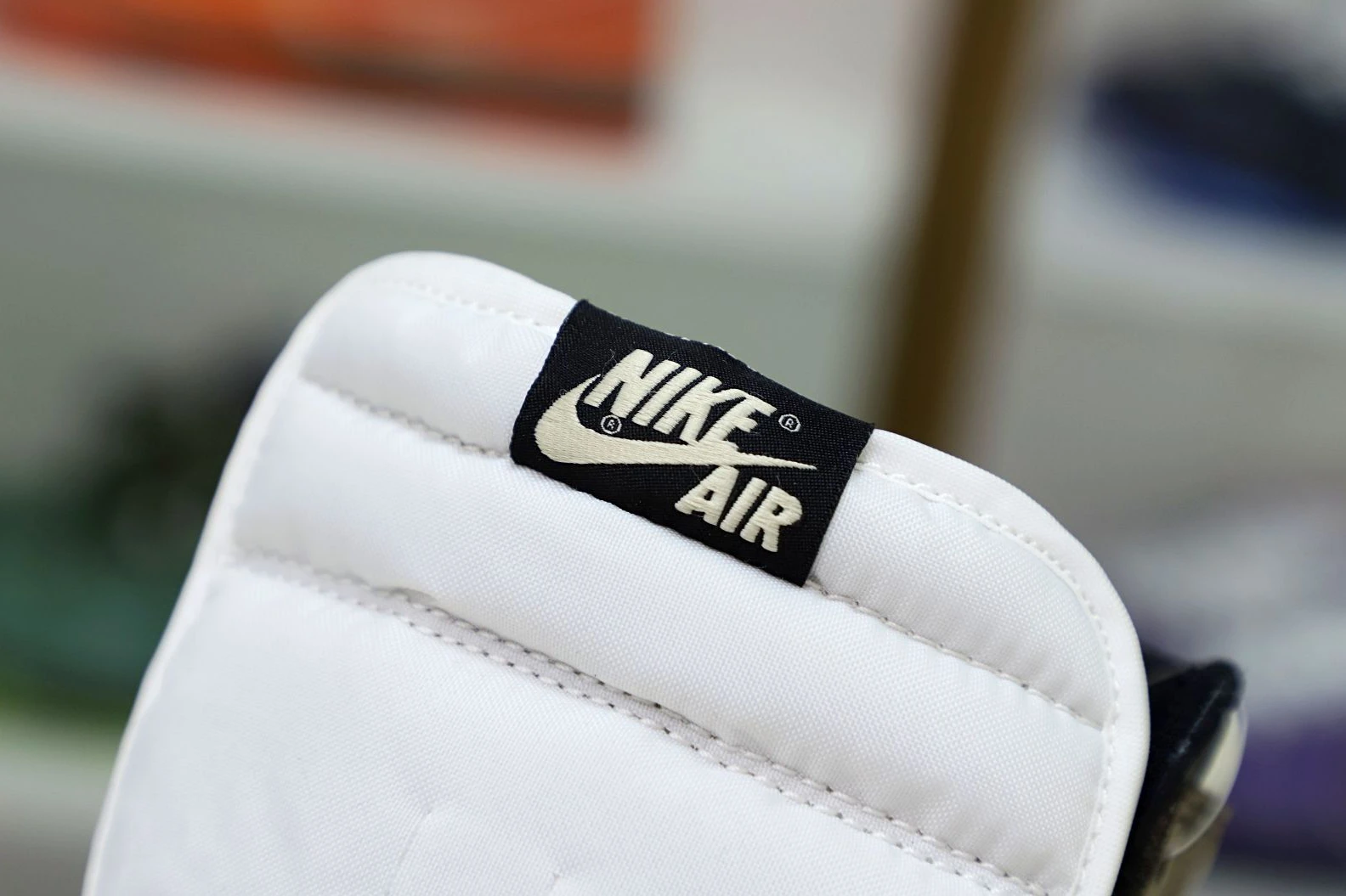 GoodFit Kimikick AIR JORDAN 1 RETRO HIGH OG 'DARK MOCHA' 2002