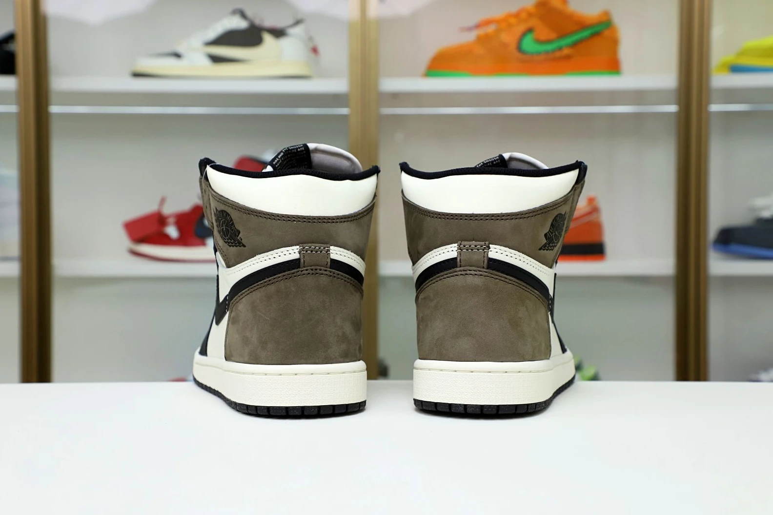 GoodFit Kimikick AIR JORDAN 1 RETRO HIGH OG 'DARK MOCHA' 2002