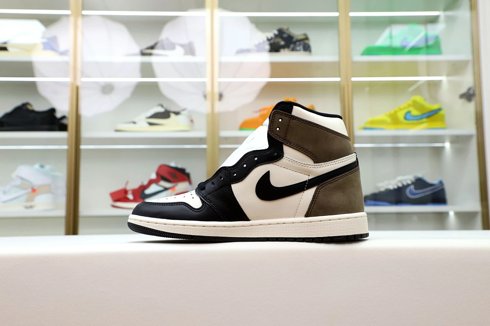 GoodFit Kimikick AIR JORDAN 1 RETRO HIGH OG 'DARK MOCHA' 2002
