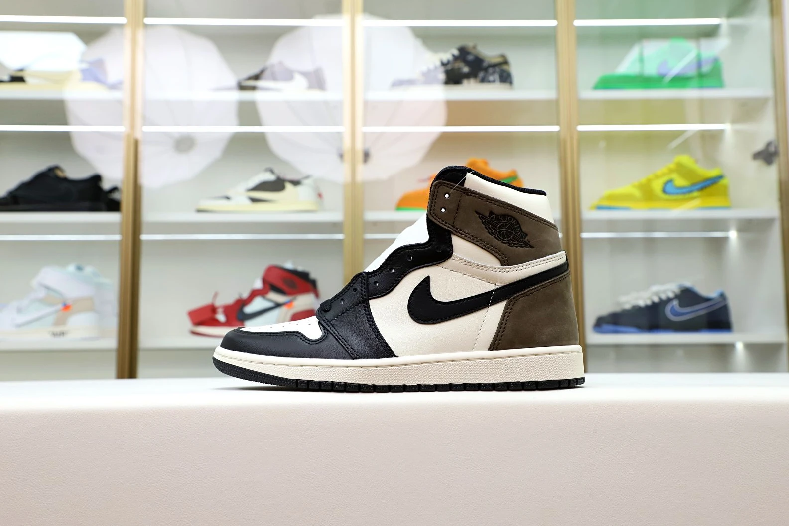 GoodFit Kimikick AIR JORDAN 1 RETRO HIGH OG 'DARK MOCHA' 2002