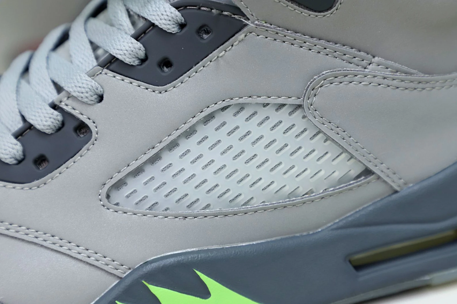 GoodFit Kimikick AIR JORDAN 5 RETRO 'GREEN BEAN' 1926