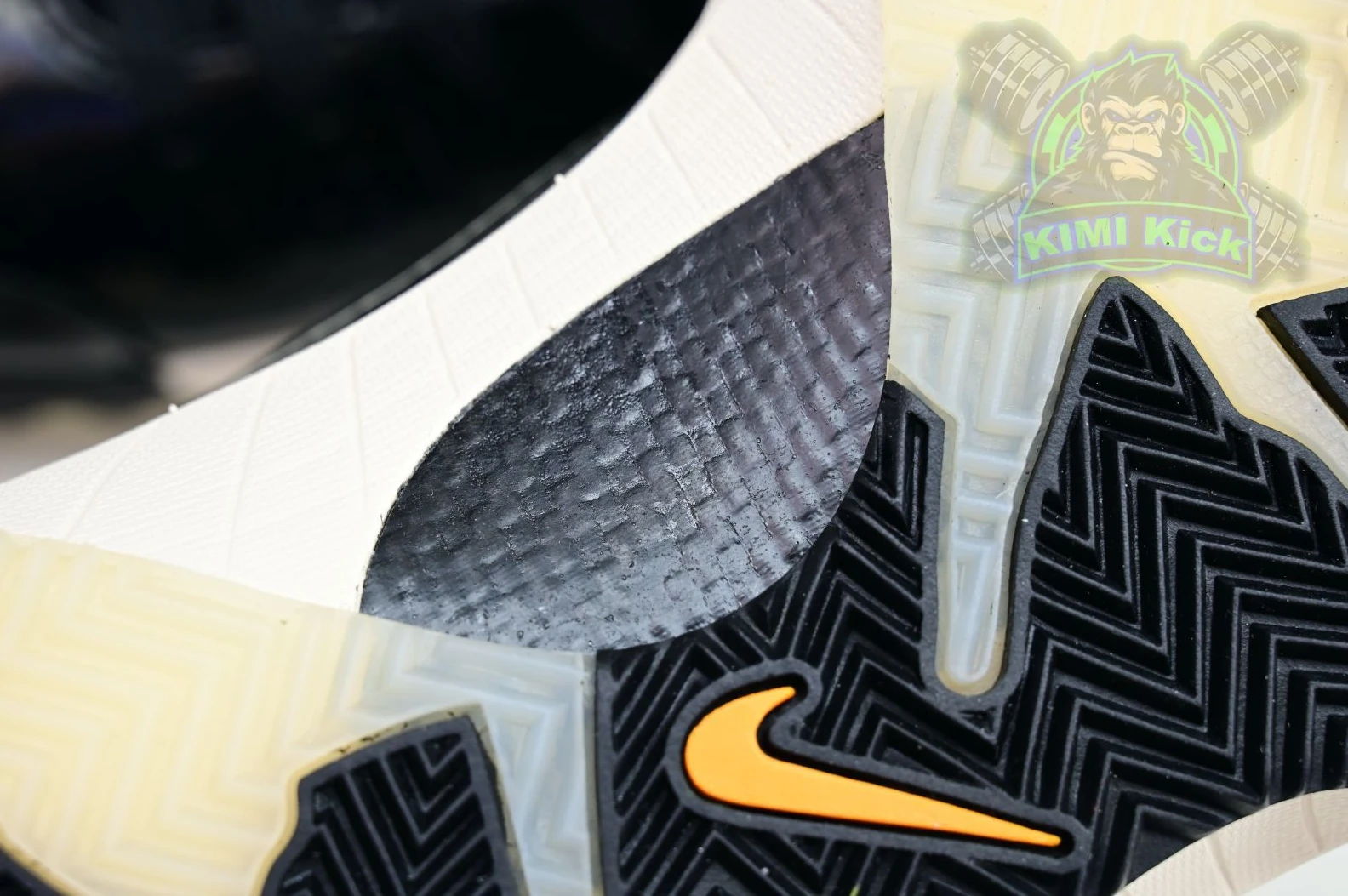 GoodFit Kimikick UNDEFEATED x Nike Zoom Kobe 4 Protro 3398
