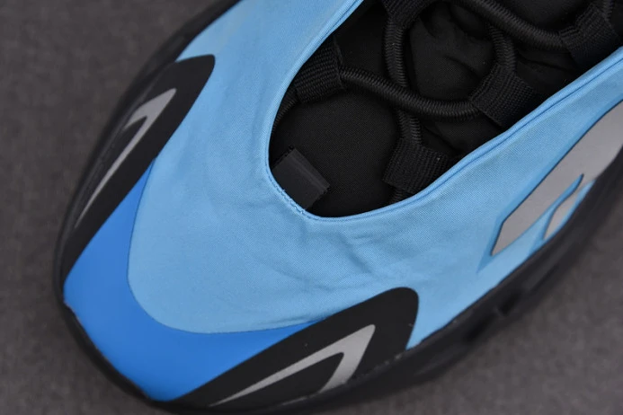 GoodFit ad*s boost yeezy 700 mnvn “bright cyan” gz 180