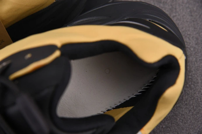 GoodFit ad*s yeezy boost 700 mnvn honey flux gz 181
