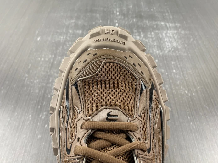 HighQuality BLCG DEFENDER SNEAKER 685613 W2RB5 2424