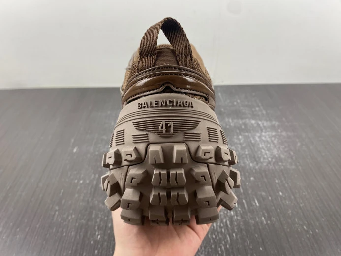 HighQuality BLCG DEFENDER SNEAKER 685613 W2RB5 2424
