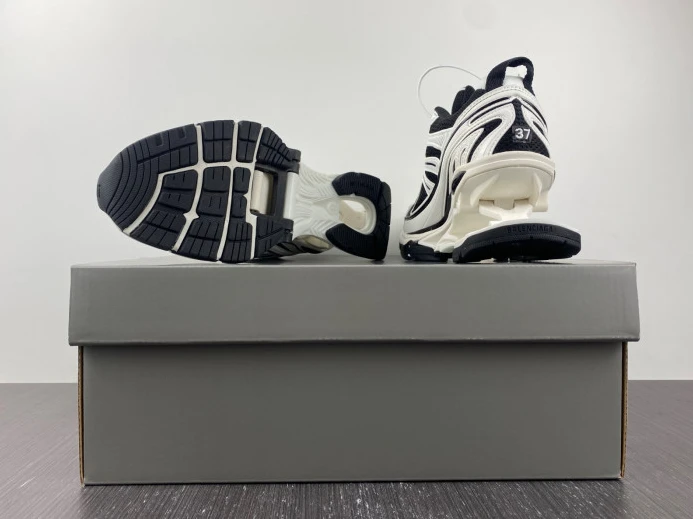 HighQuality BLCG X-Pander SNEAKER 653870 W2RB5 2436