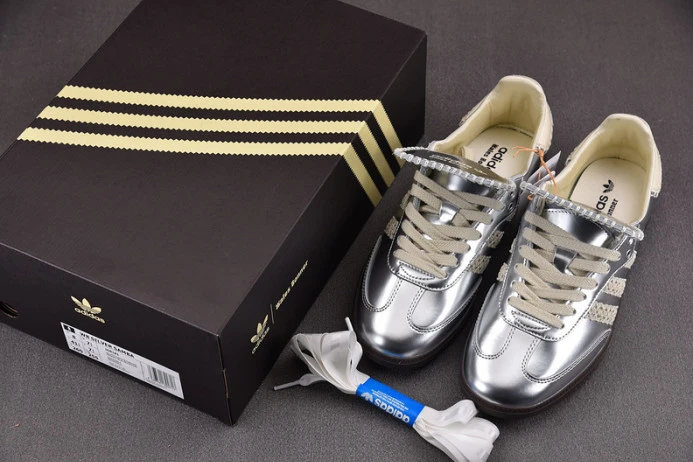 HighQuality ad*s samba wales bonner silver ig 288