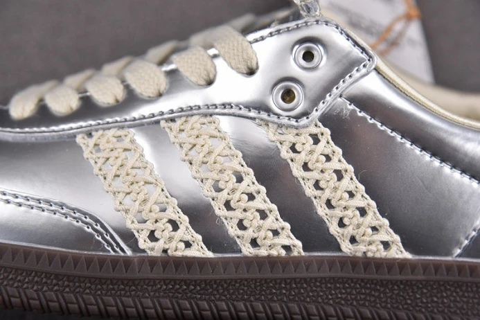 HighQuality ad*s samba wales bonner silver ig 288