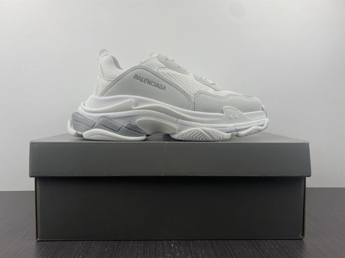 HighQuality triples trainer sneakers 2272