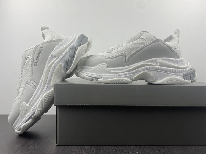 HighQuality triples trainer sneakers 2272